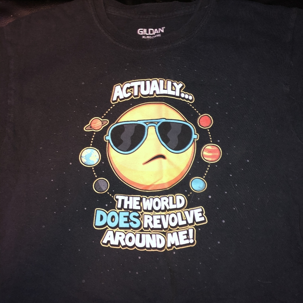 Gildan Graphic T-Shirt Kids Size Medium